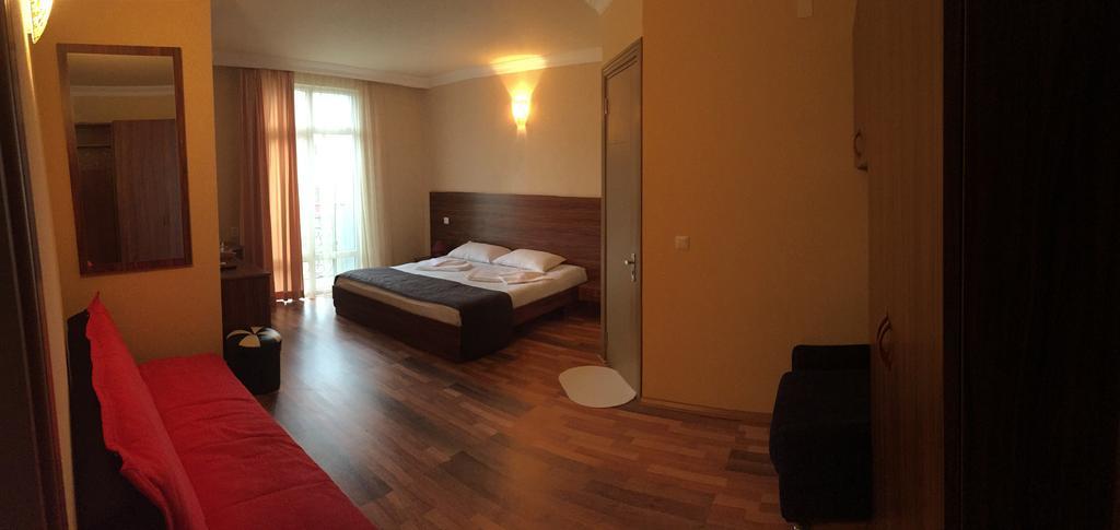 Guest House Smile Kobuleti Oda fotoğraf